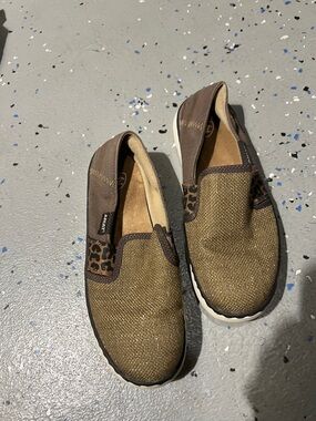 Ariat Women’s Slip-On Casual Shoes in Brown with Leopard Accent